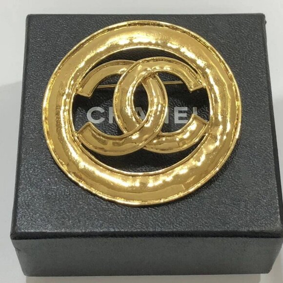 CHANEL CC Logos Round Circle Brooch Gold Tone Pin 94P Auth w/Box D-p1149 - Picture 1 of 16